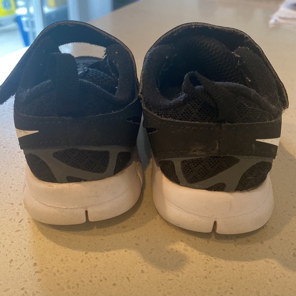 Toddler Nike Free run2 runners - Picture 5 of 6